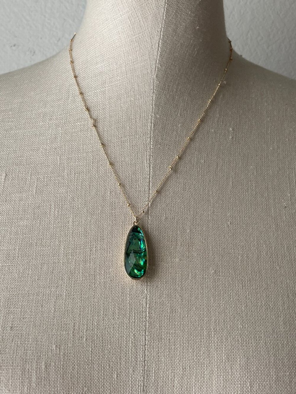 tear-drop shaped faux abalone shell pendant necklace